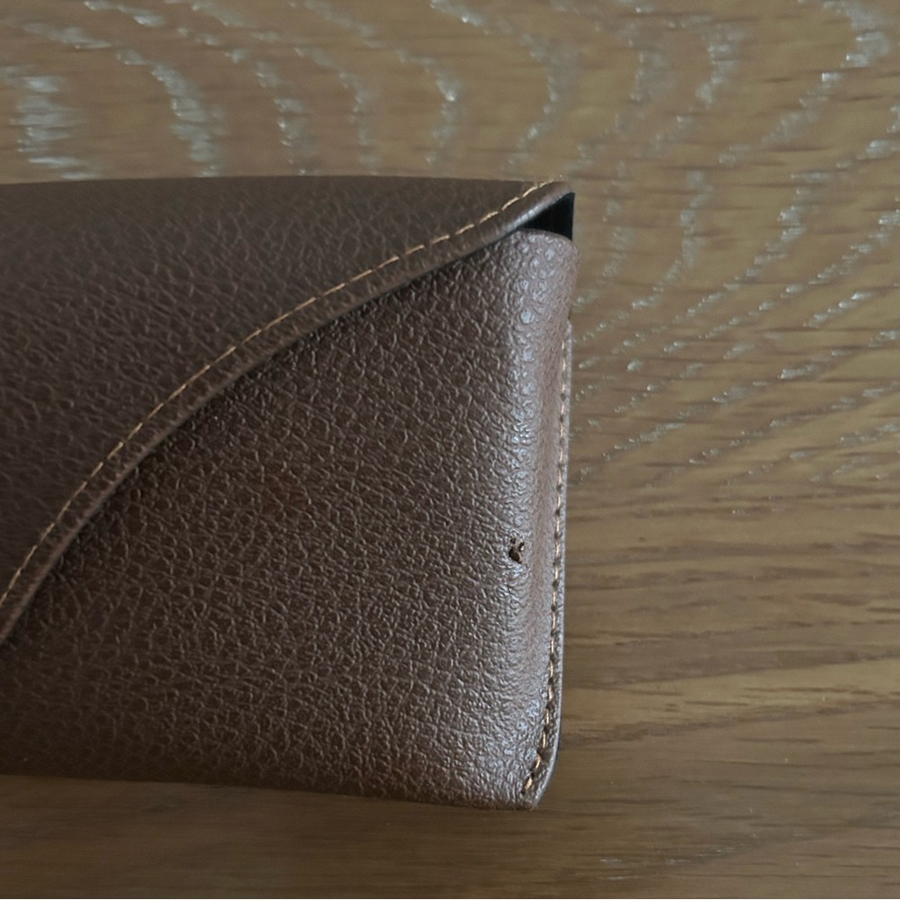 Ray-Ban Leather Case - Picture 3 of 4